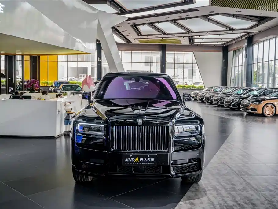 Rolls-Royce Cullinan — фото 13