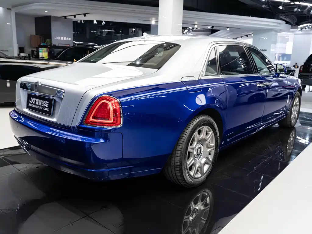 Rolls-Royce Ghost — фото 13