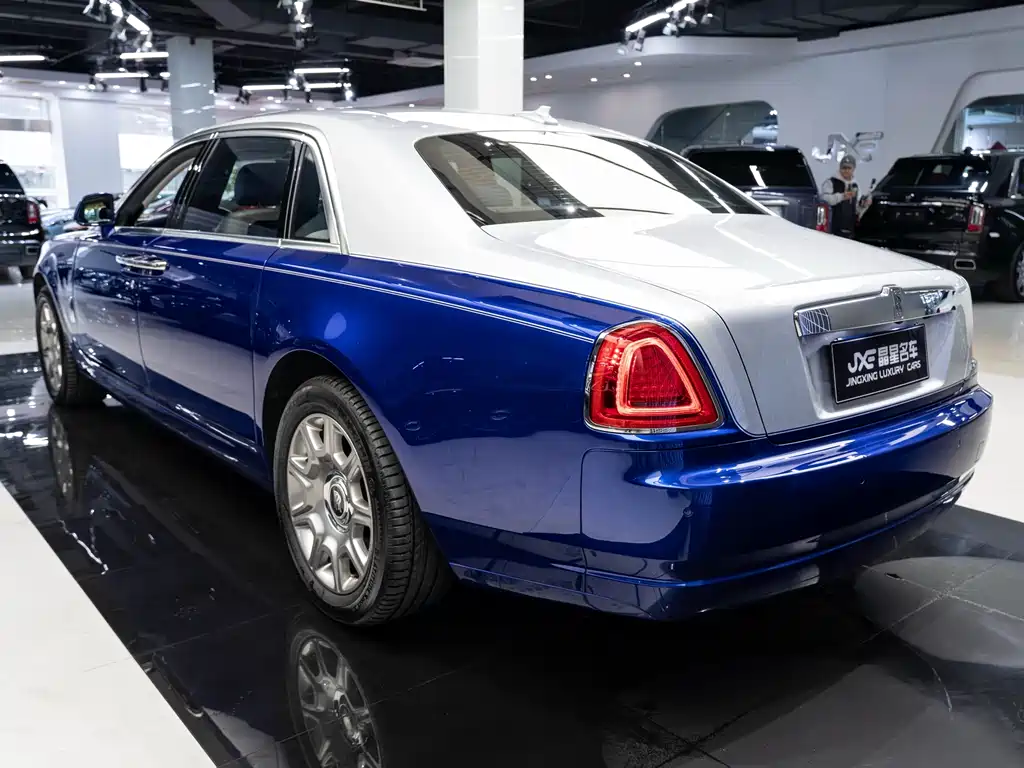 Rolls-Royce Ghost — фото 15