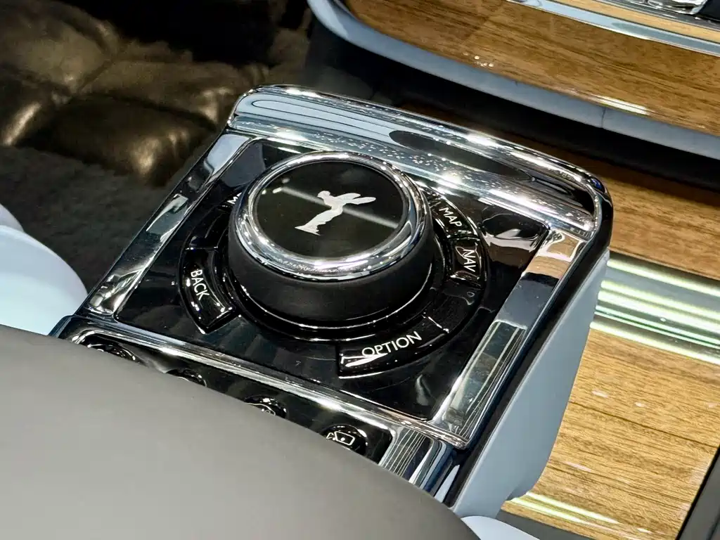 Rolls-Royce Phantom — фото 15
