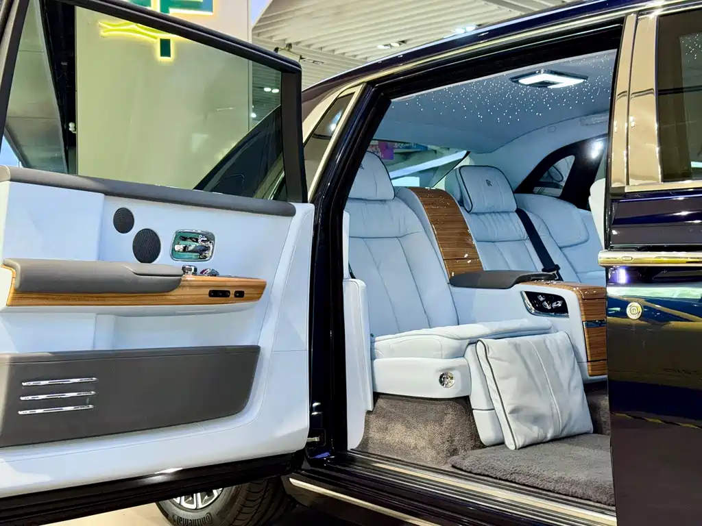 Rolls-Royce Phantom — фото 22