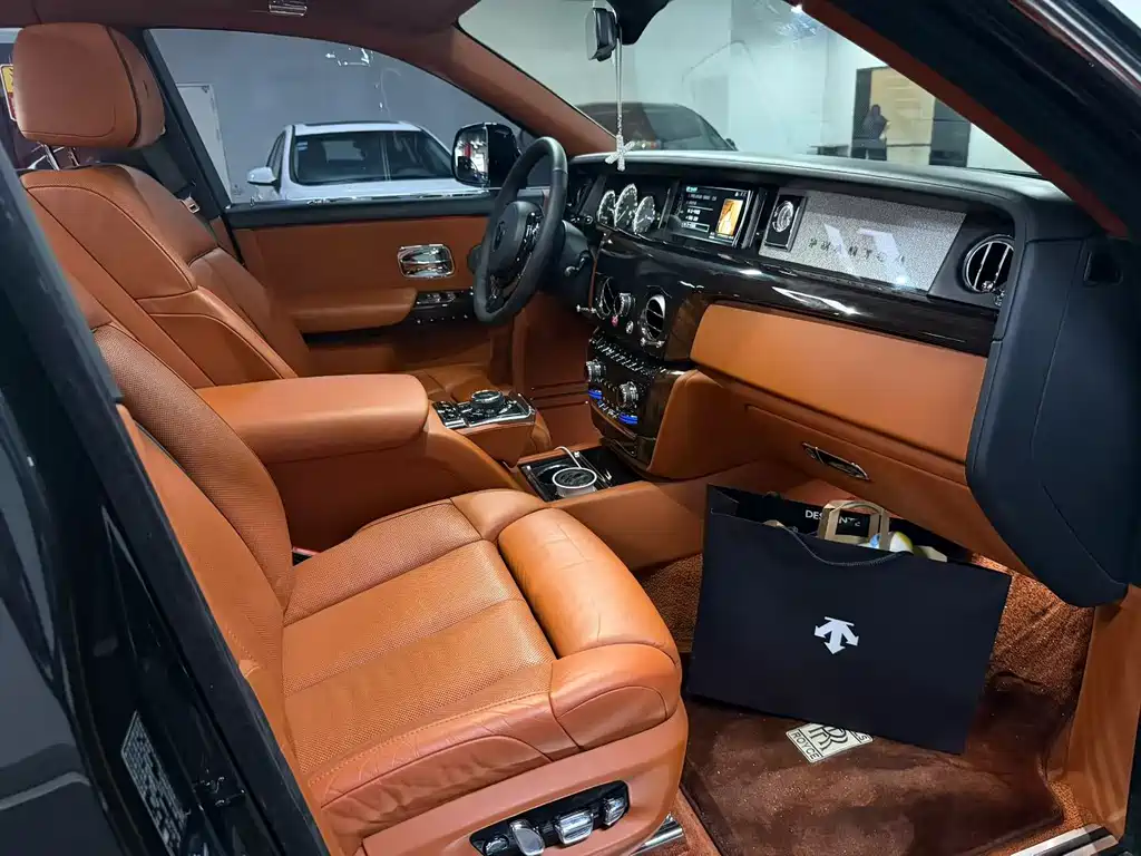 Rolls-Royce Phantom — фото 9