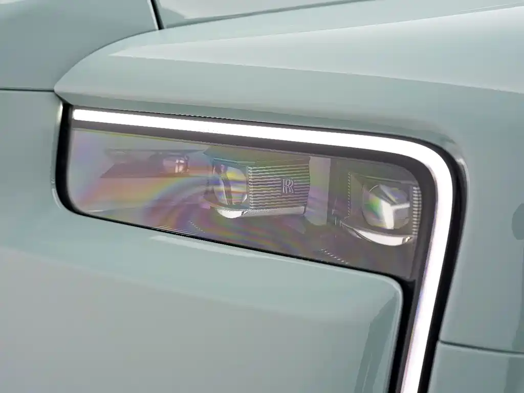 Rolls-Royce Cullinan — фото 14