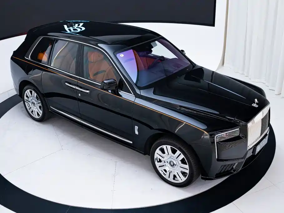 Rolls-Royce Cullinan — фото 26