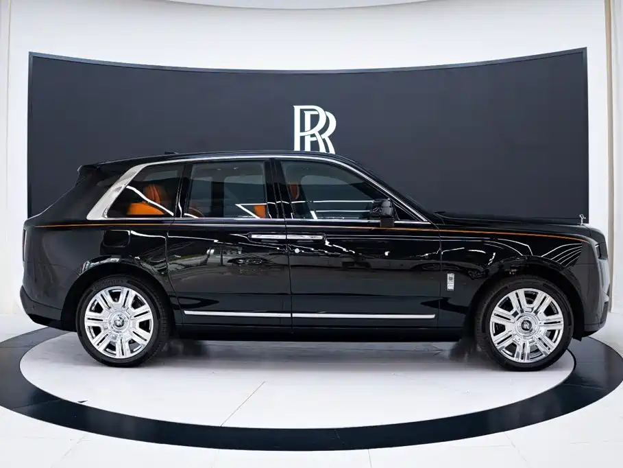 Rolls-Royce Cullinan — фото 8