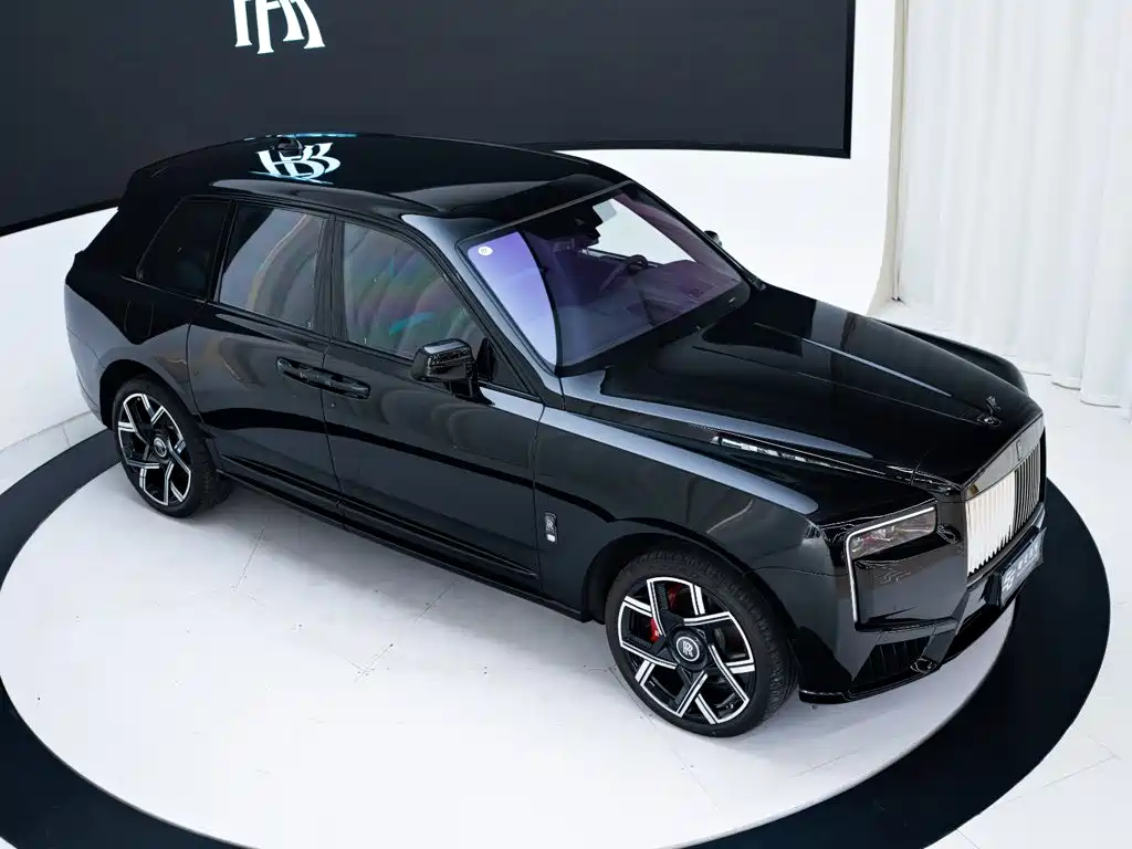 Rolls-Royce Cullinan — фото 24
