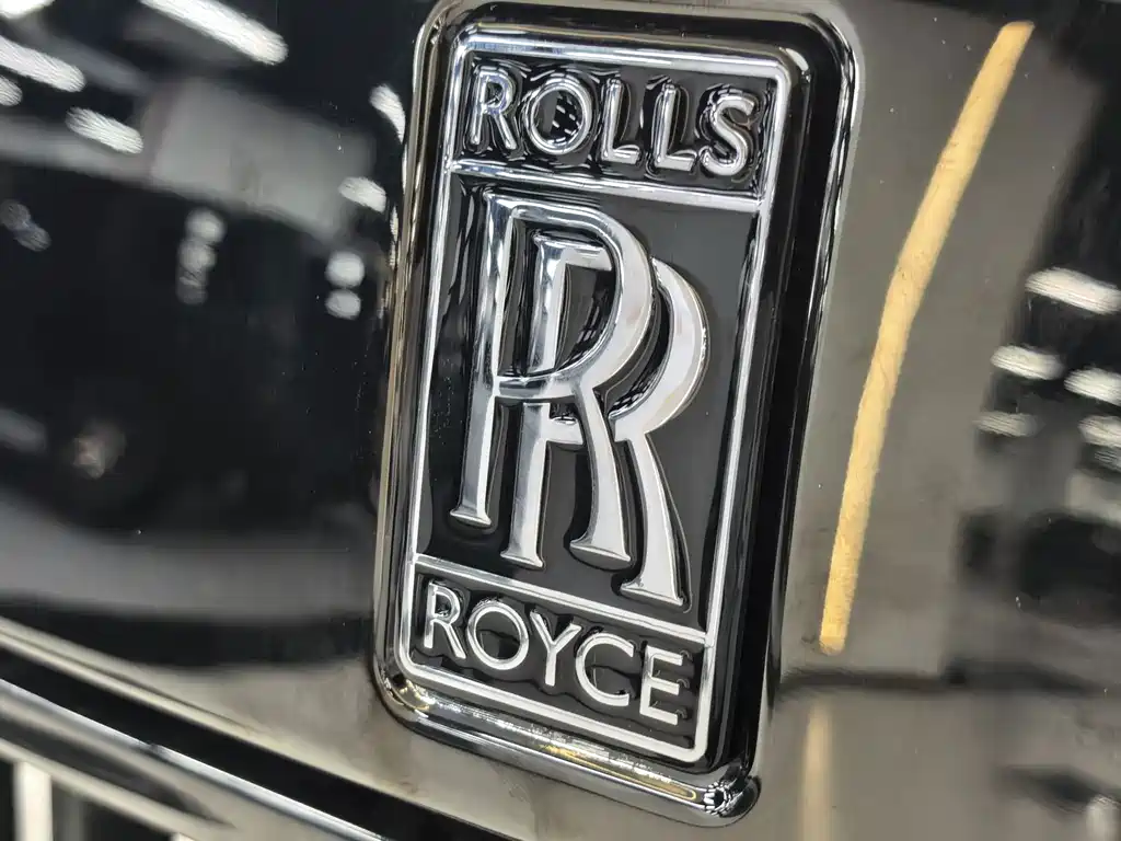 Rolls-Royce Cullinan — фото 10