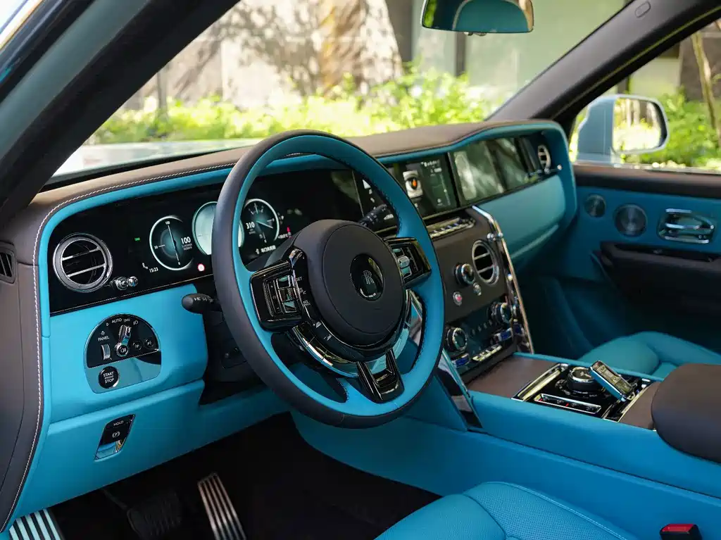 Rolls-Royce Cullinan — фото 13