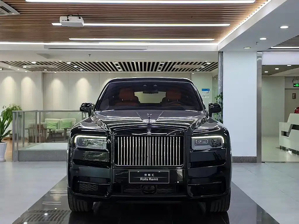 Rolls-Royce Cullinan — фото 2