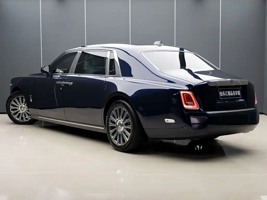 Rolls-Royce Phantom — фото 11