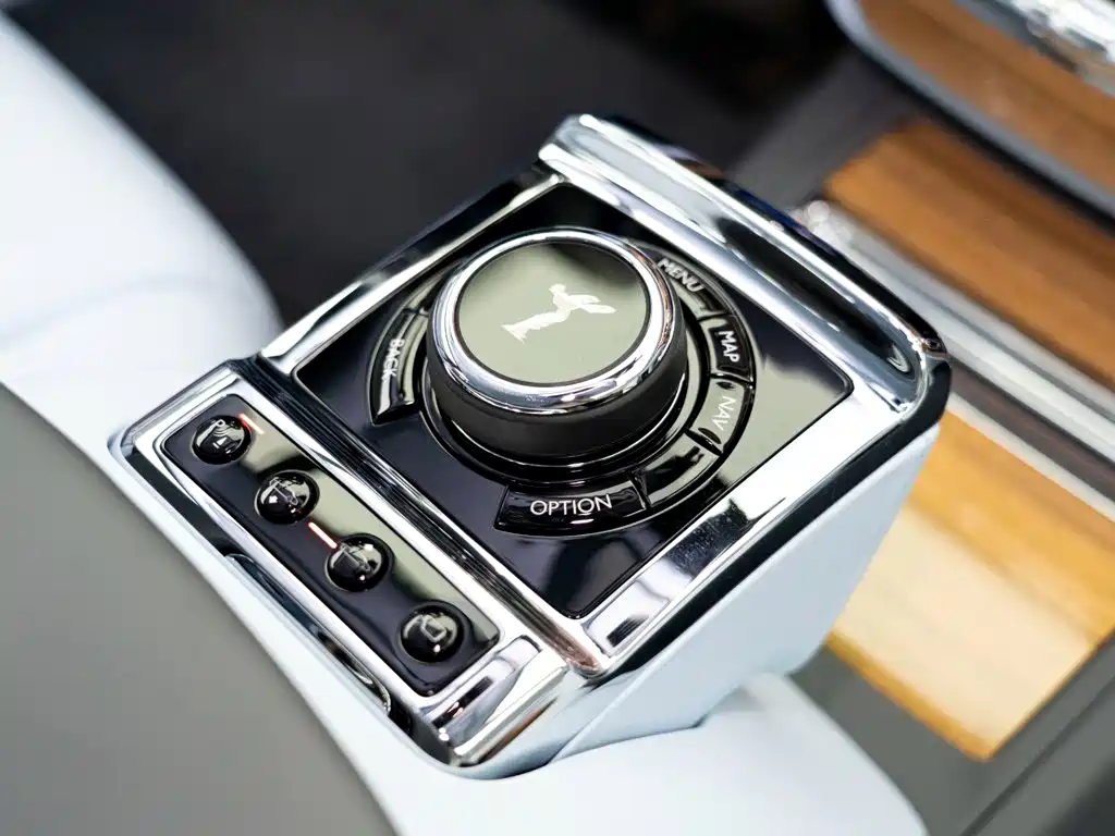Rolls-Royce Phantom — фото 30