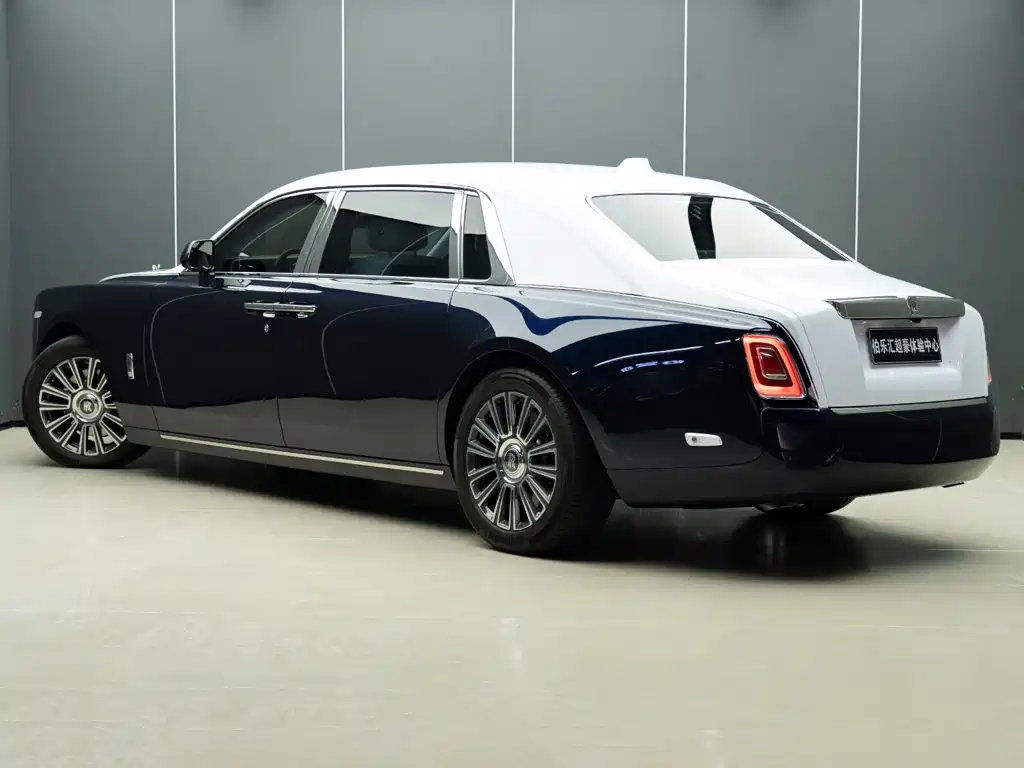 Rolls-Royce Phantom — фото 6