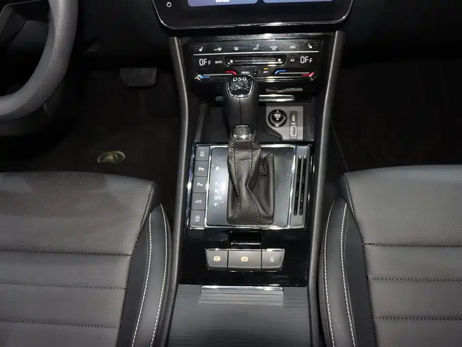 Skoda Superb — фото 15