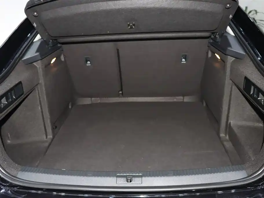 Skoda Superb — фото 17