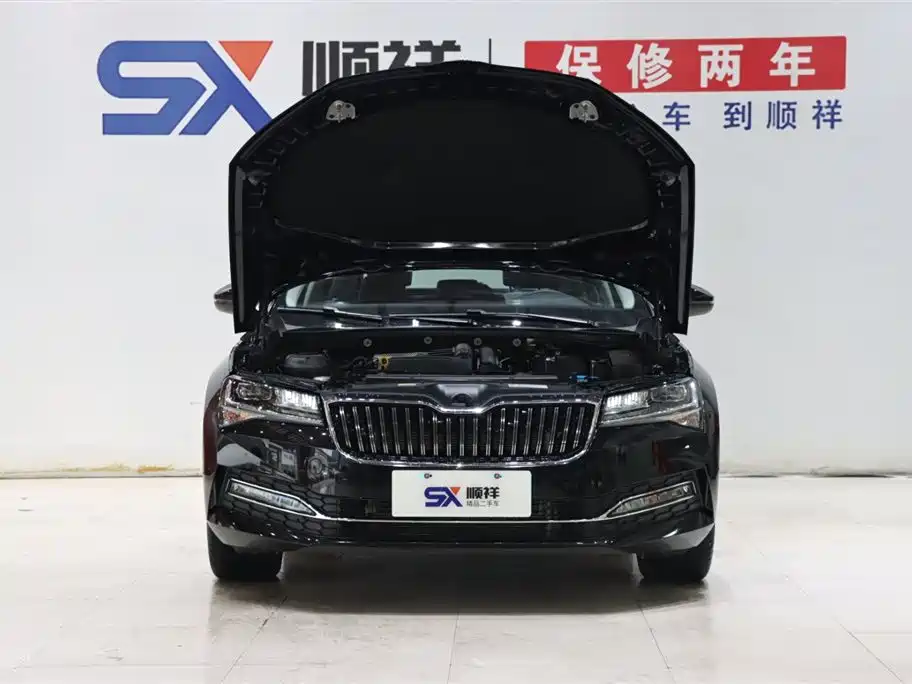 Skoda Superb — фото 18