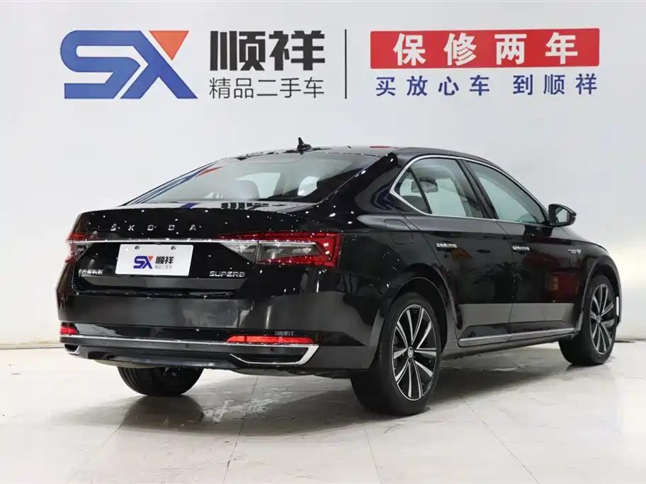 Skoda Superb — фото 4