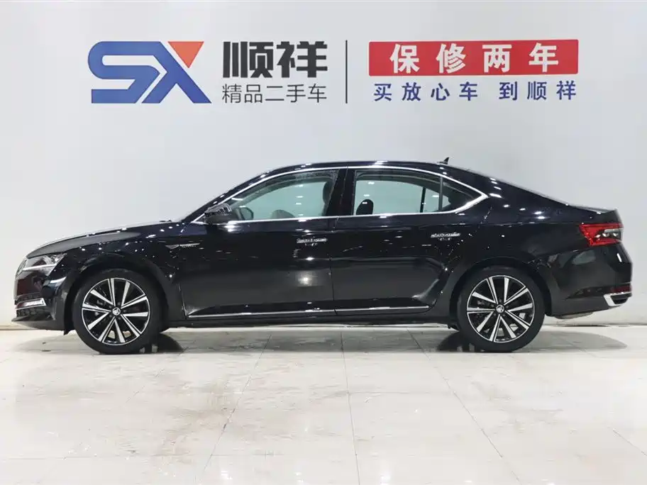 Skoda Superb — фото 6