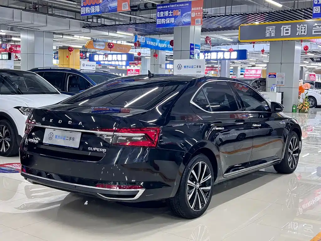 Skoda Superb — фото 4