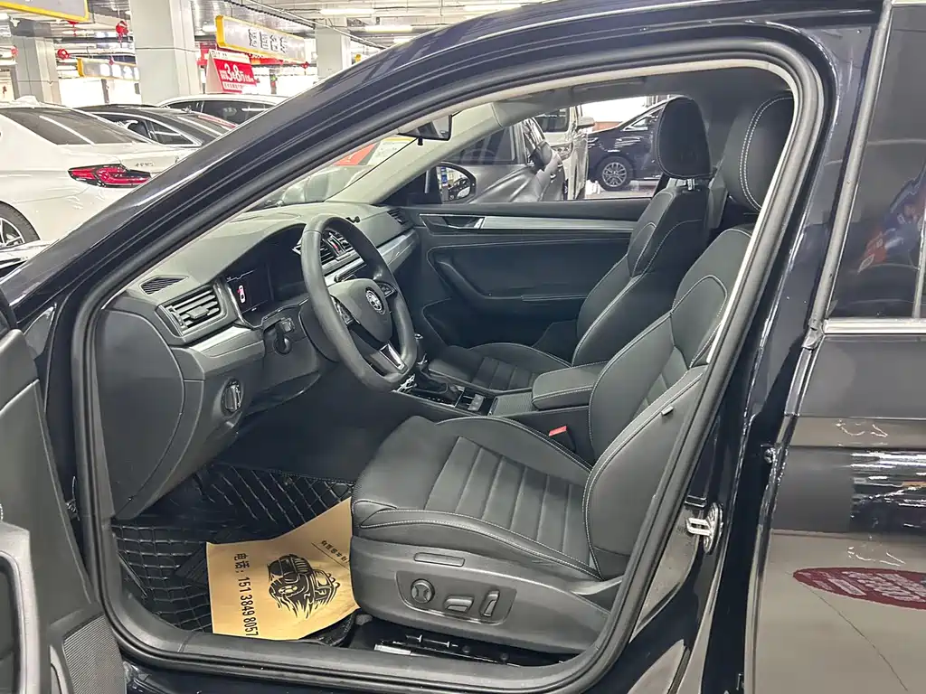 Skoda Superb — фото 10