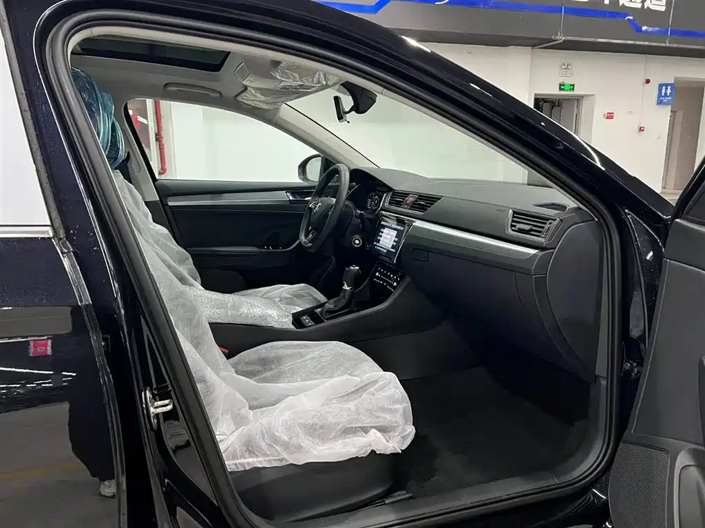 Skoda Superb — фото 17