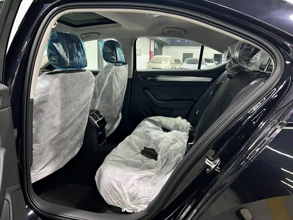 Skoda Superb — фото 10