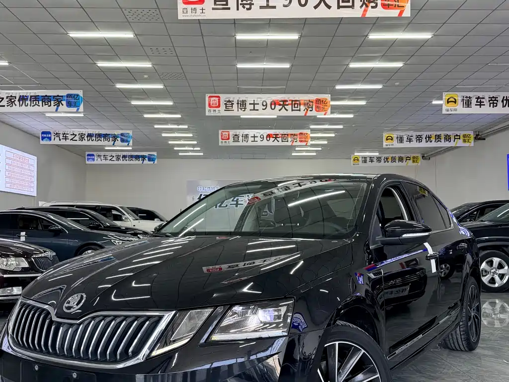 Skoda Octavia — фото 2
