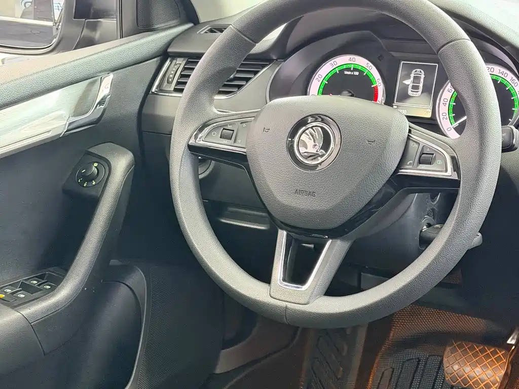 Skoda Octavia — фото 18