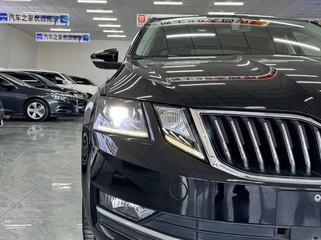 Skoda Octavia — фото 5