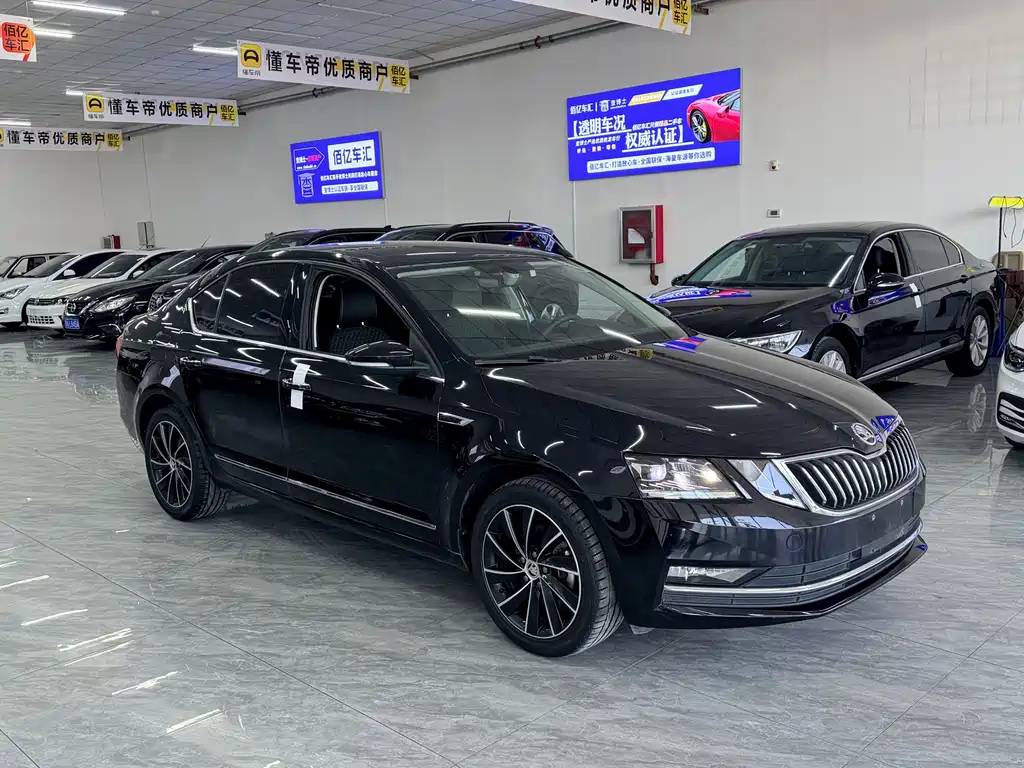 Skoda Octavia — фото 6