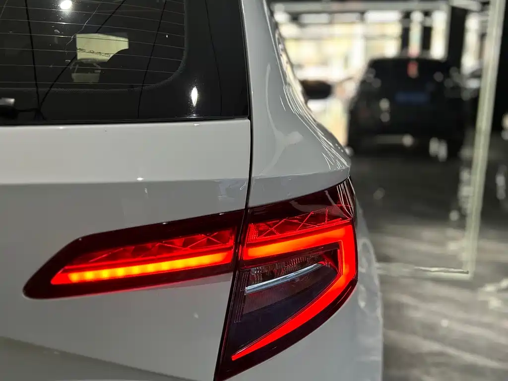 Skoda Karoq — фото 36