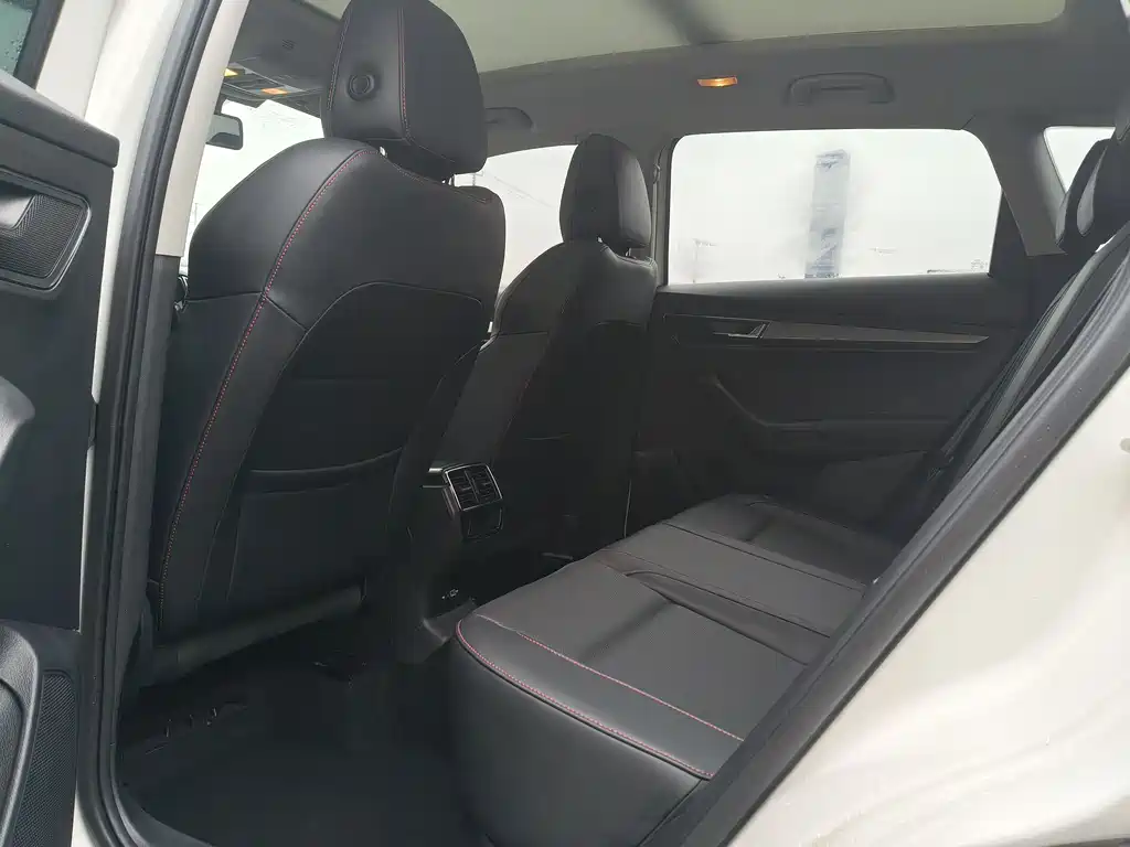 Skoda Karoq — фото 5