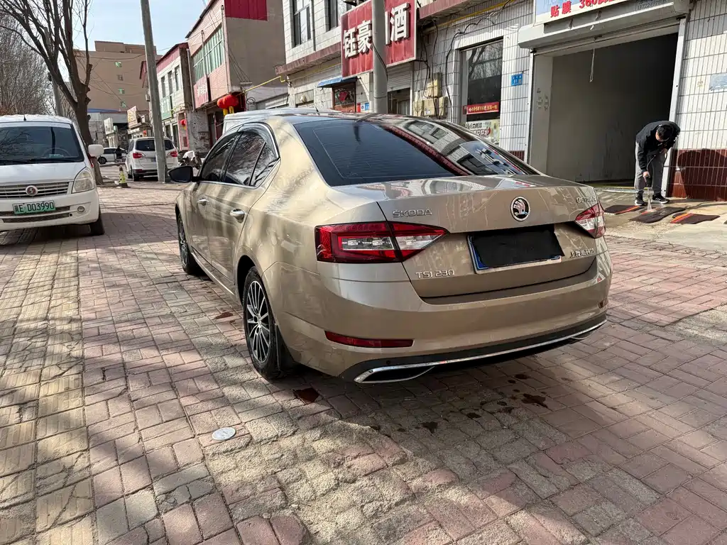 Skoda Octavia — фото 9