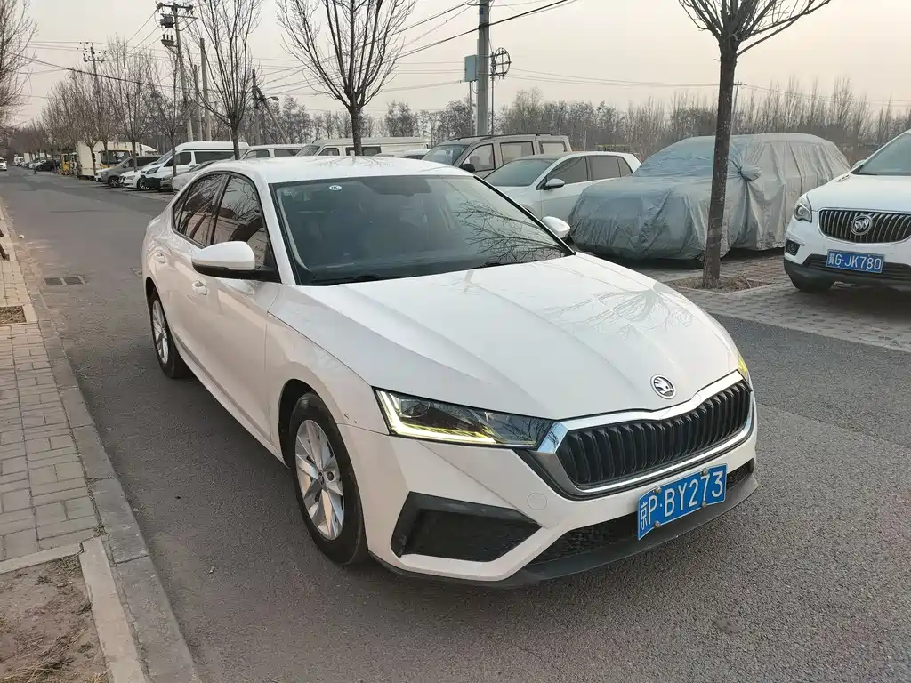 Skoda Octavia — фото 2