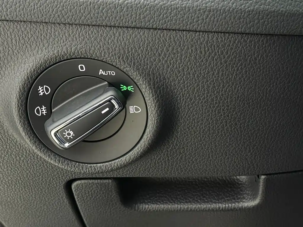 Skoda Superb — фото 18