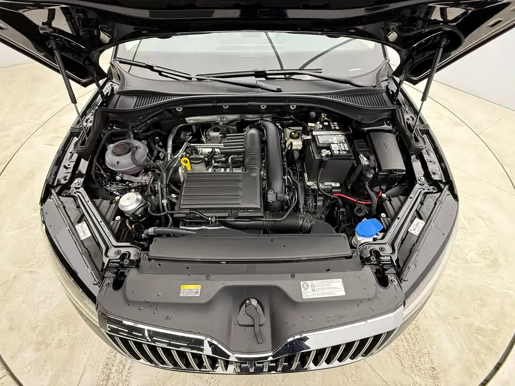 Skoda Superb — фото 8