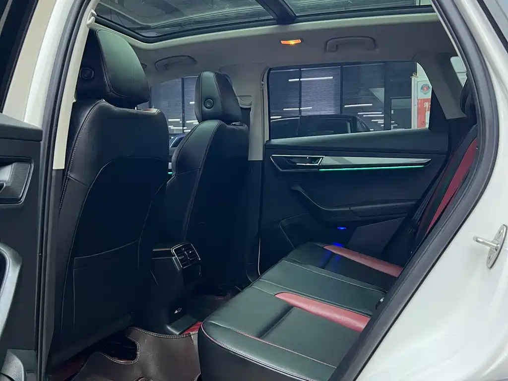 Skoda Karoq — фото 9