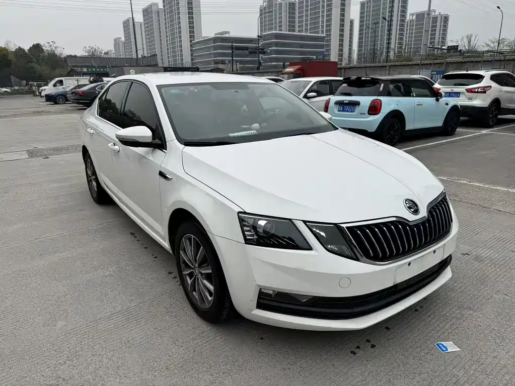 Skoda Octavia — фото 3