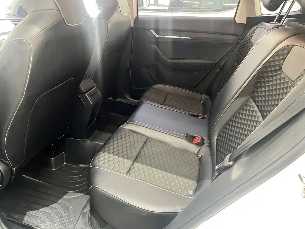 Skoda Kamiq — фото 6