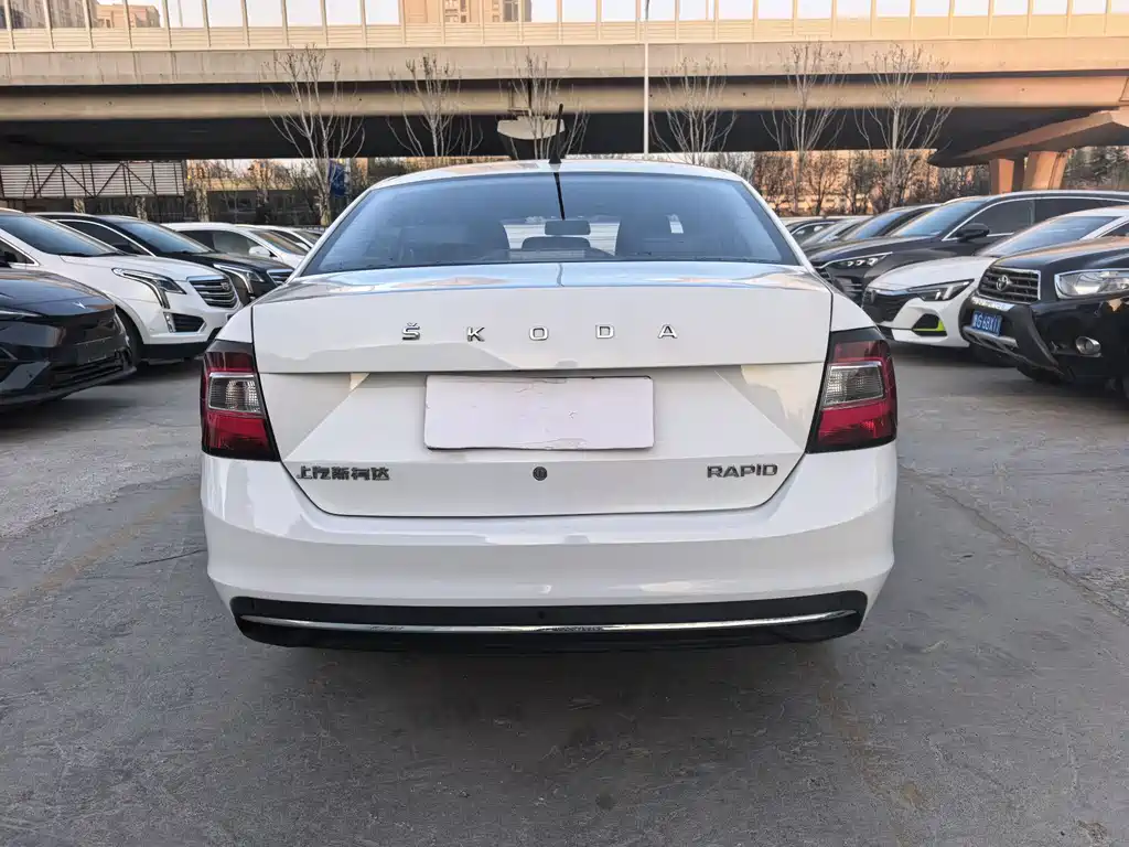 Skoda Rapid — фото 8