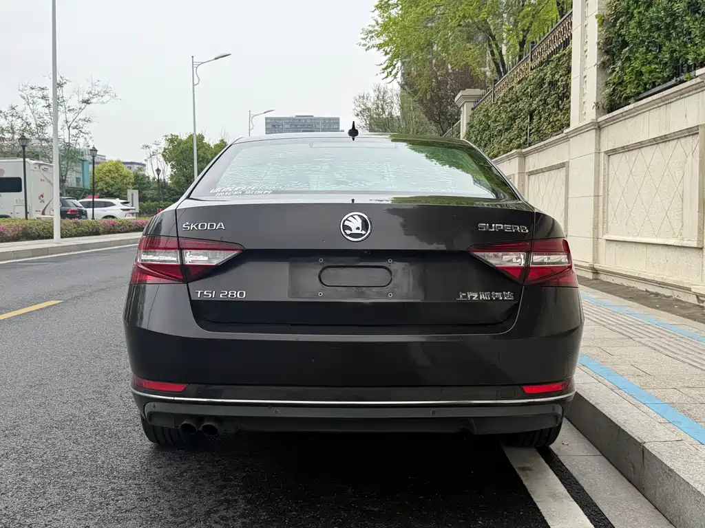Skoda Superb — фото 4