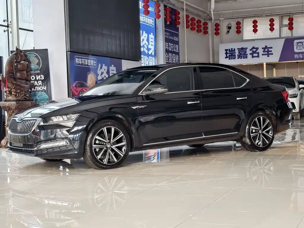 Skoda Superb — фото 3