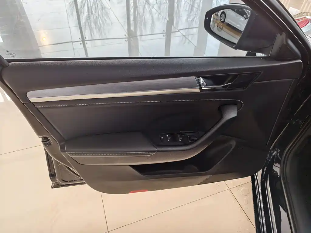 Skoda Superb — фото 5
