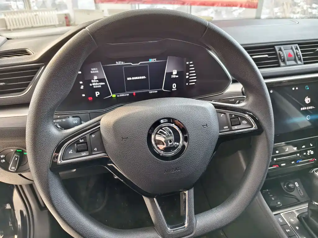 Skoda Superb — фото 9
