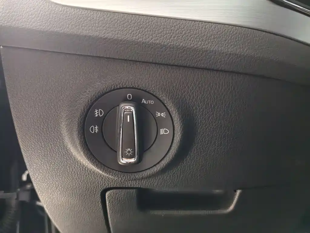 Skoda Superb — фото 9
