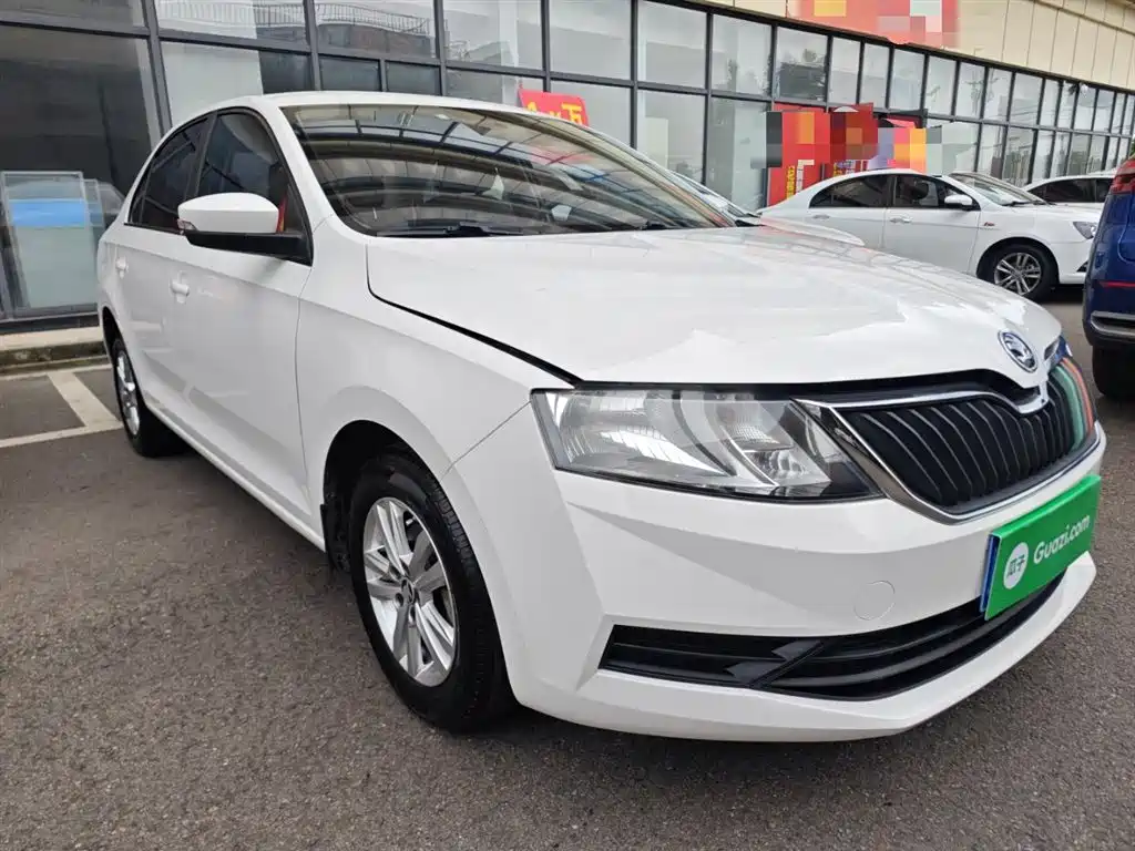Skoda Rapid — фото 4