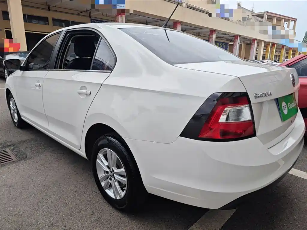 Skoda Rapid — фото 5