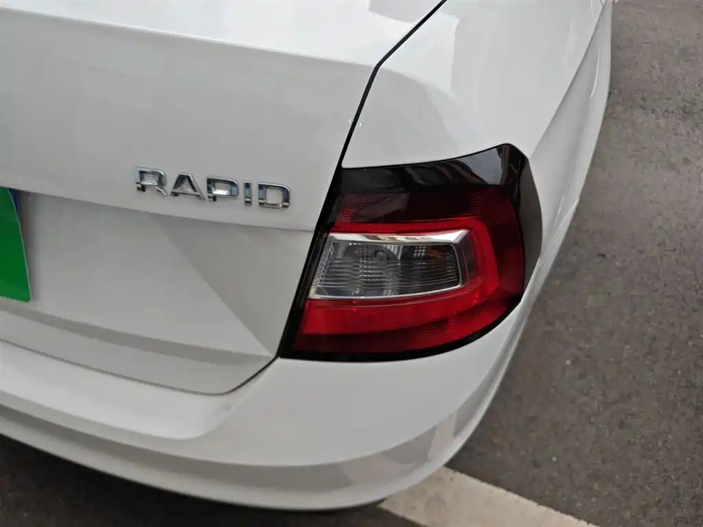 Skoda Rapid — фото 8