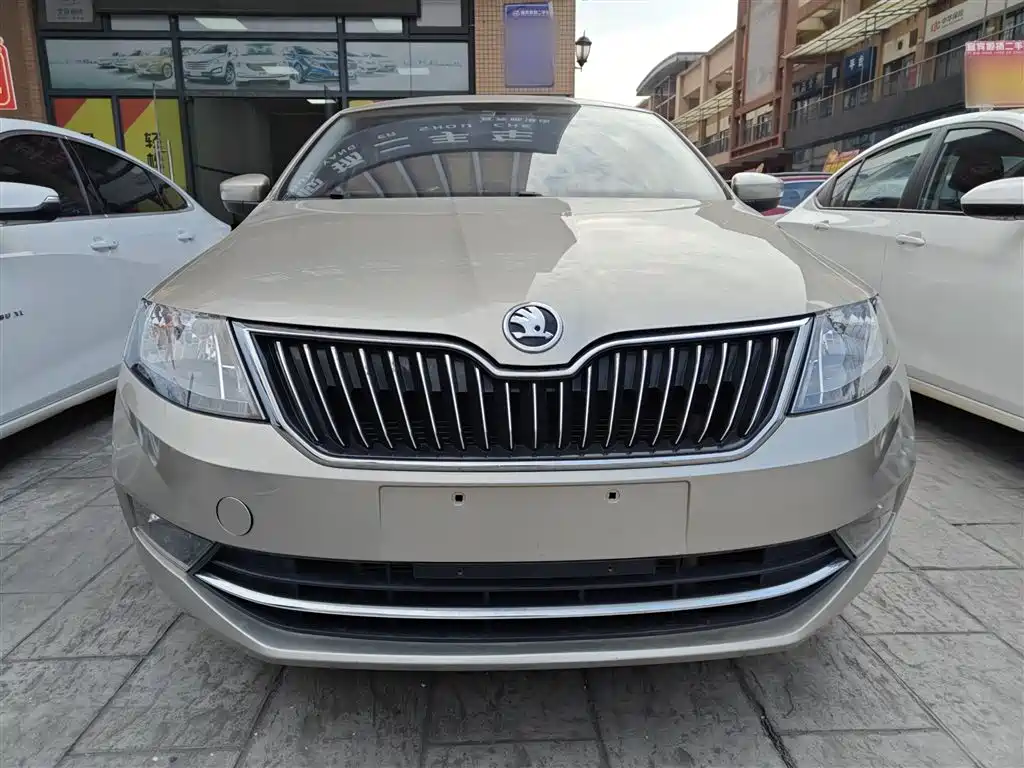 Skoda Rapid — фото 3