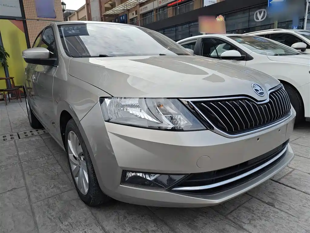 Skoda Rapid — фото 4