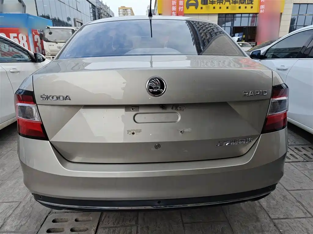 Skoda Rapid — фото 6